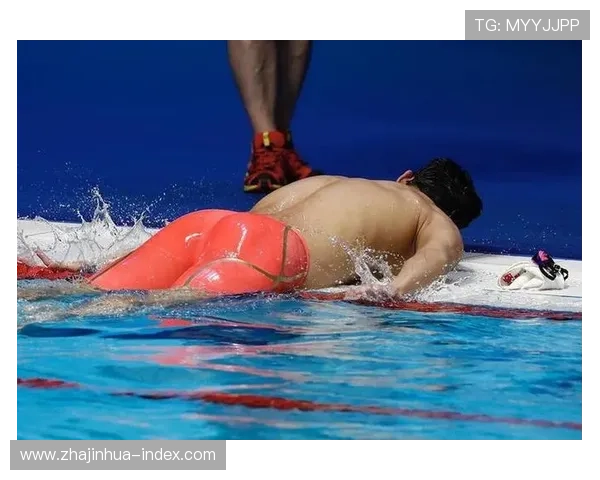 孙杨游泳精彩瞬间合集：突破自我再创佳绩，展现王者风范